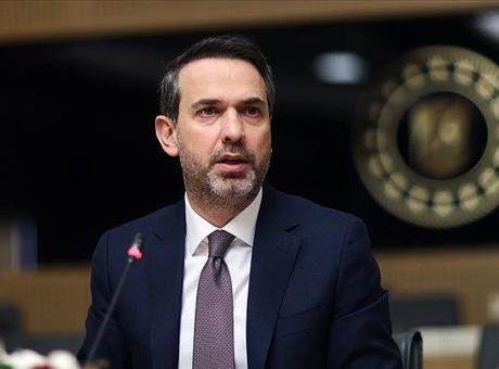 Bakan Bayraktar: 'Güneş ve rüzgar yatırımımız 10 bin megavatları bulacak'