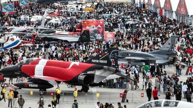 TEKNOFEST İstanbul'da 3. gün heyecanı! Hava gösterileri, konserler, öğrencilere özel uçuş deneyimi fırsatı...