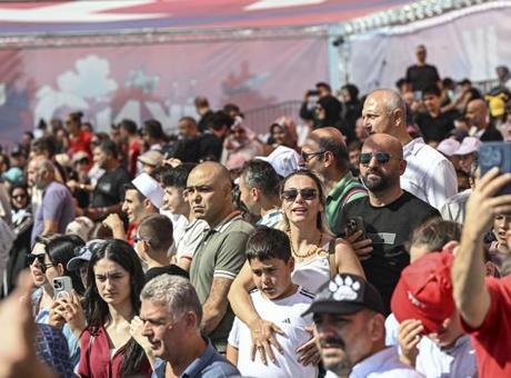 TEKNOFEST İstanbul'da son gün heyecanı! Aksungur, ATAK Helikopteri, Akıncı, TB2 ve Hürkuş'tan gösteri uçuşu...