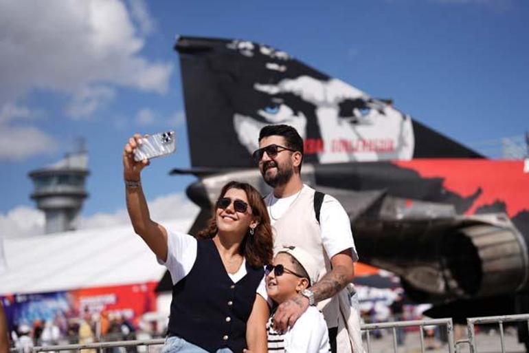 TEKNOFEST İstanbul'da son gün heyecanı! Aksungur, ATAK Helikopteri, Akıncı, TB2 ve Hürkuş'tan gösteri uçuşu...