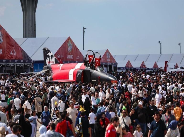Selçuk Bayraktar'dan TEKNOFEST'in son gününde gençlere çağrı: Türkiye'yi sizler inşa edeceksiniz