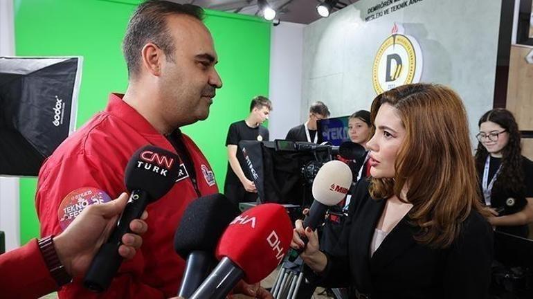 Selçuk Bayraktar'dan TEKNOFEST'in son gününde gençlere çağrı: Türkiye'yi sizler inşa edeceksiniz