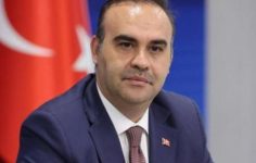 Bakan Kacır: Üreten bir ülke olma yolunda hızla ilerliyoruz