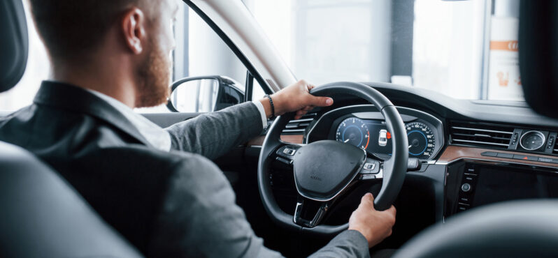 Aday Sürücülük Rehberi: Stajyer Ehliyet Hakkında Bilmeniz Gereken Tüm Detaylar