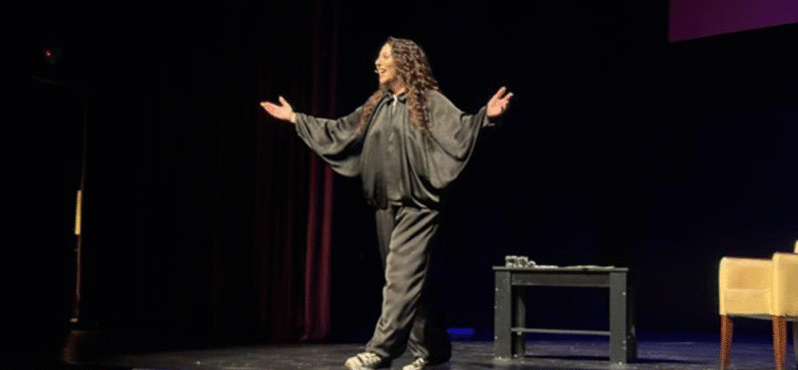 Özlem Kosif otizmli çocuklar yararına sahne aldı